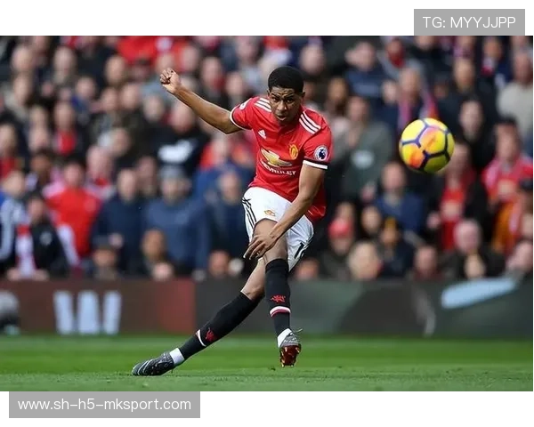 拉什福德训练照曝光展示竞技状态