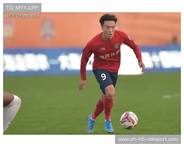 韩悦在训练中提升底线防守,教练给予高度肯定 韩悦在训练中提升底线防守,教练给予高度肯定