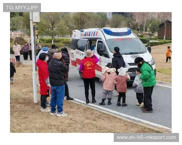 赛场志愿医疗团队救治及时,避免二次伤害,赛场志愿者在服务时 赛场志愿医疗团队救治及时,避免二次伤害,赛场志愿者在服务时